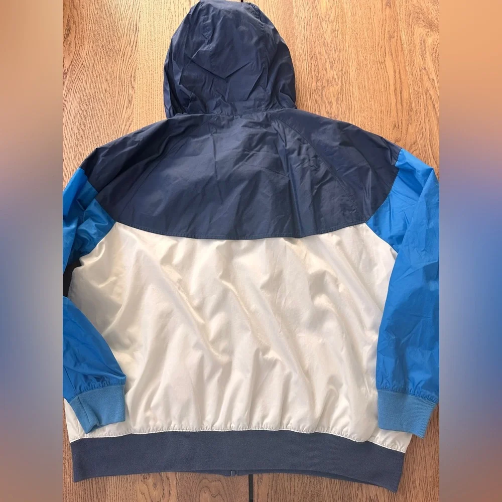 Nike Men's Navy and Cream Windbreaker Jacket Size XL - Picture 2 of 11